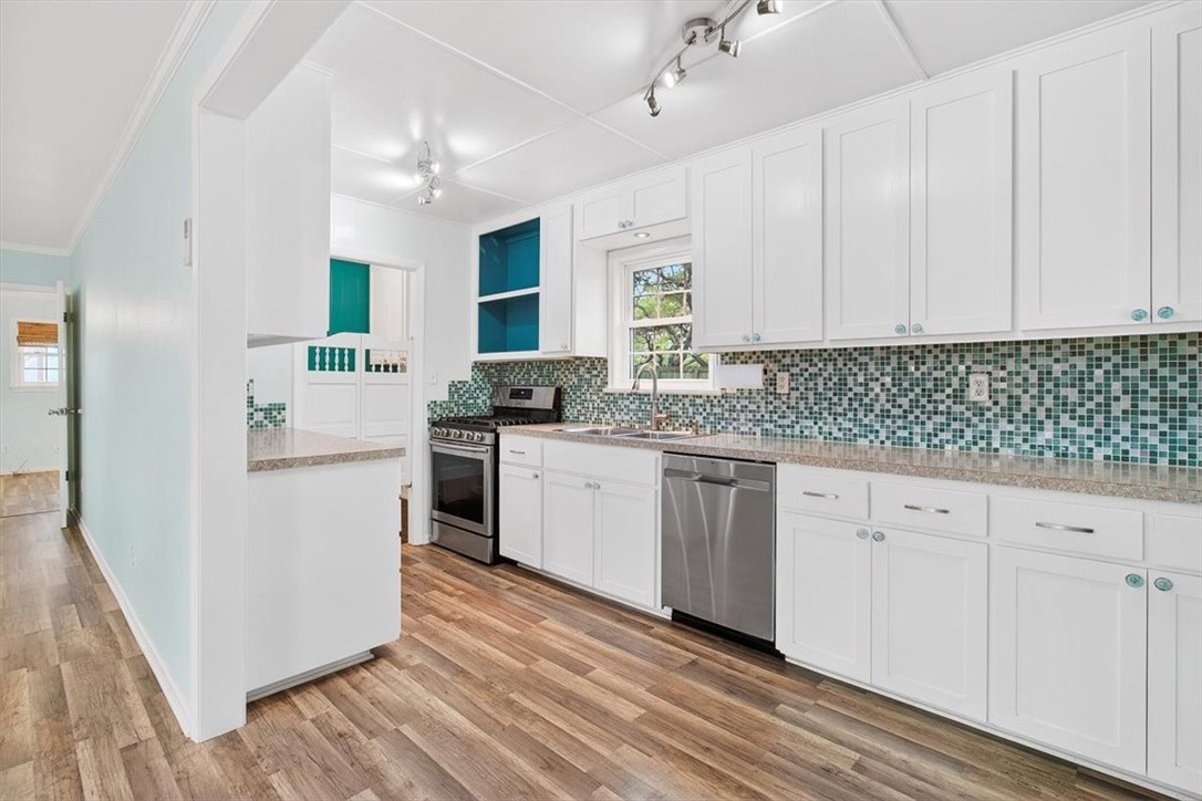 1521 South Mathis Street Rockport, TX 78382 - Photo 12 of 40