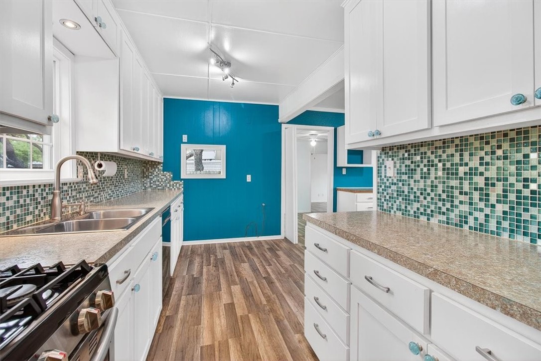 1521 South Mathis Street Rockport, TX 78382 - Photo 14 of 40