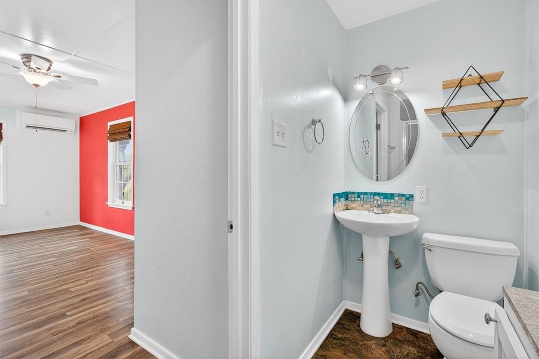 1521 South Mathis Street Rockport, TX 78382 - Photo 25 of 40 2nd Primary