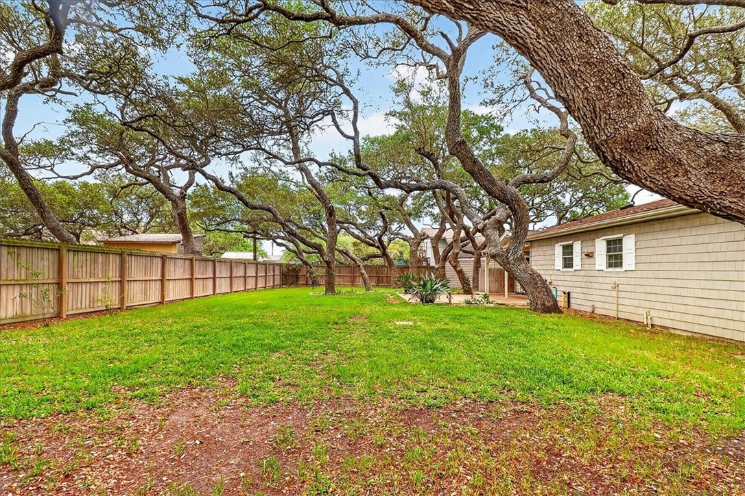 1521 South Mathis Street Rockport, TX 78382 - Photo 33 of 40
