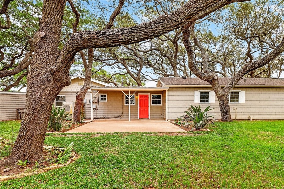 1521 South Mathis Street Rockport, TX 78382 - Photo 35 of 40 back yard