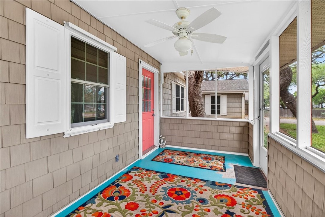 1521 South Mathis Street Rockport, TX 78382 - Photo 37 of 40 front screened porch