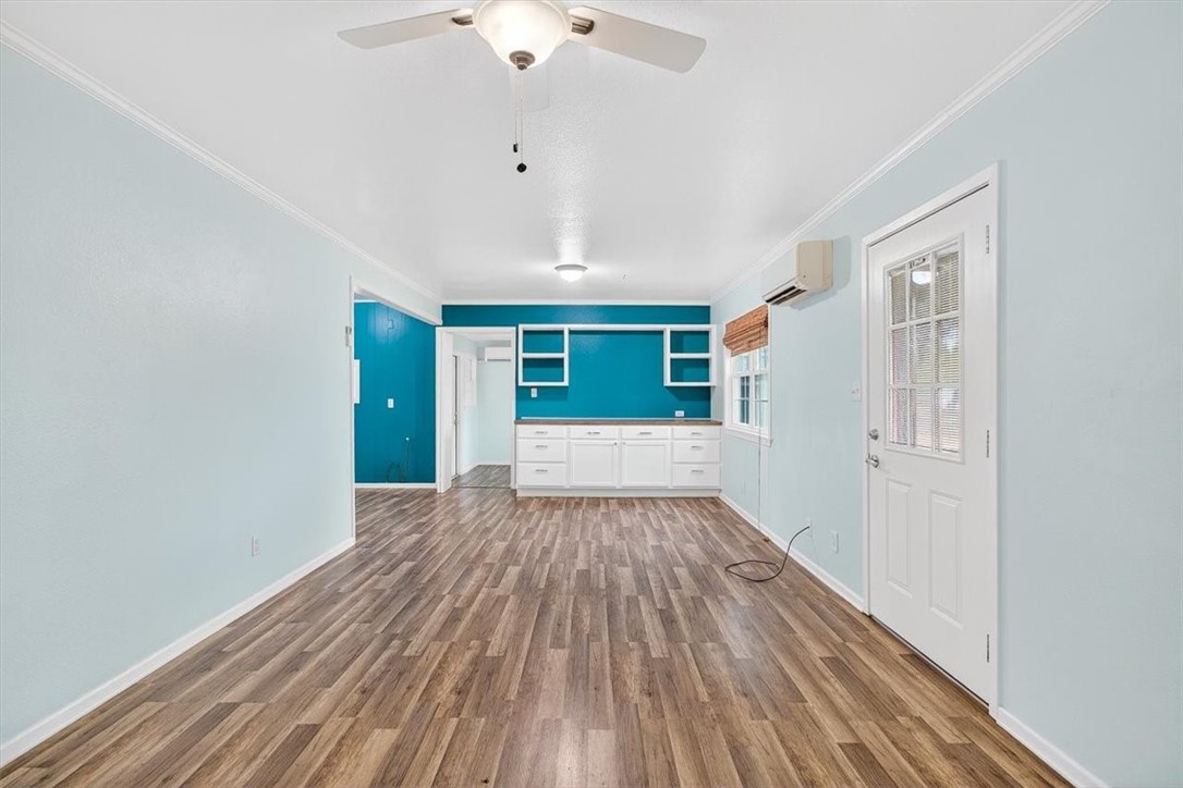 1521 South Mathis Street Rockport, TX 78382 - Photo 9 of 40