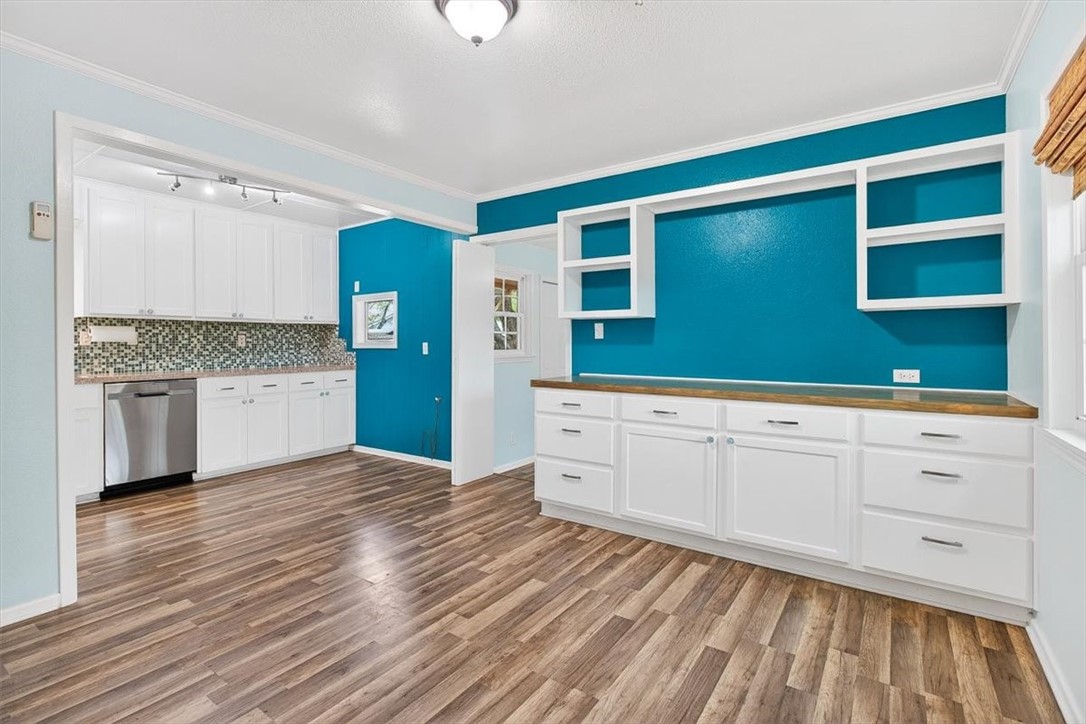 1521 South Mathis Street Rockport, TX 78382 - Photo 10 of 40