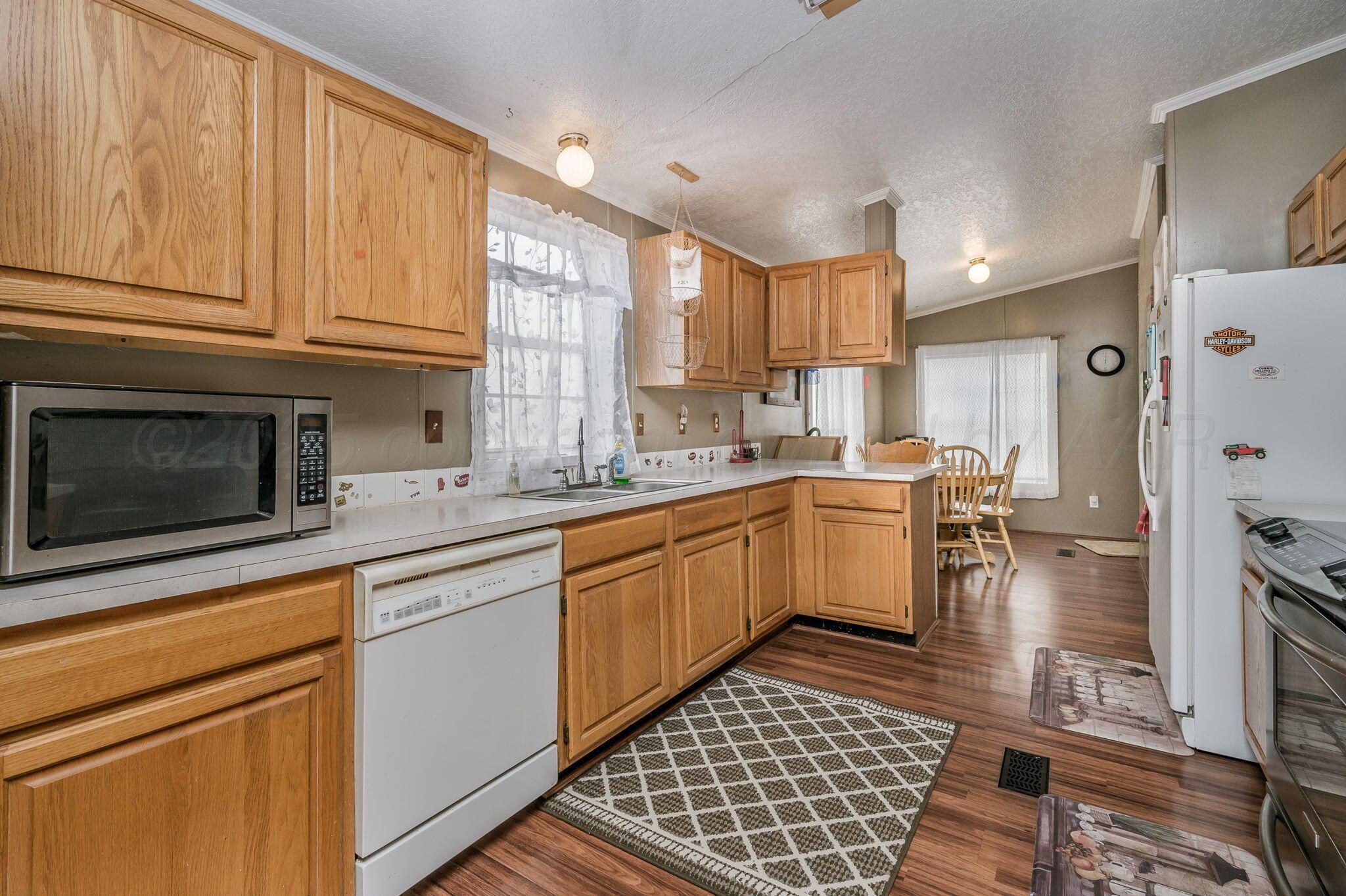 12306 Circle J Road Amarillo, TX 79118 - Photo 6 of 18 Kitchen-2