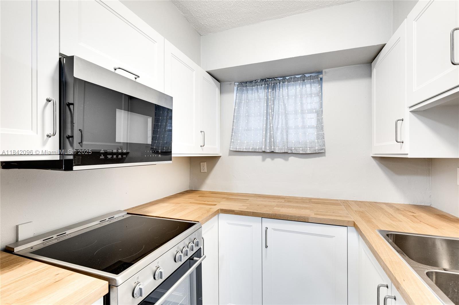 2465 Southwest 18th Avenue, Unit 3208 Miami, FL 33133 - Photo 3 of 12