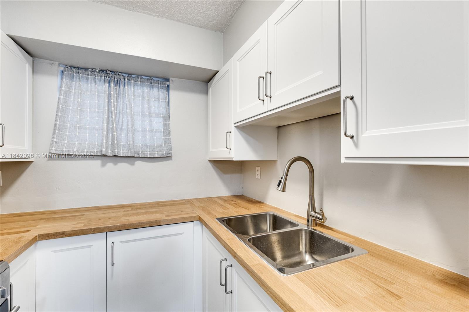 2465 Southwest 18th Avenue, Unit 3208 Miami, FL 33133 - Photo 4 of 12