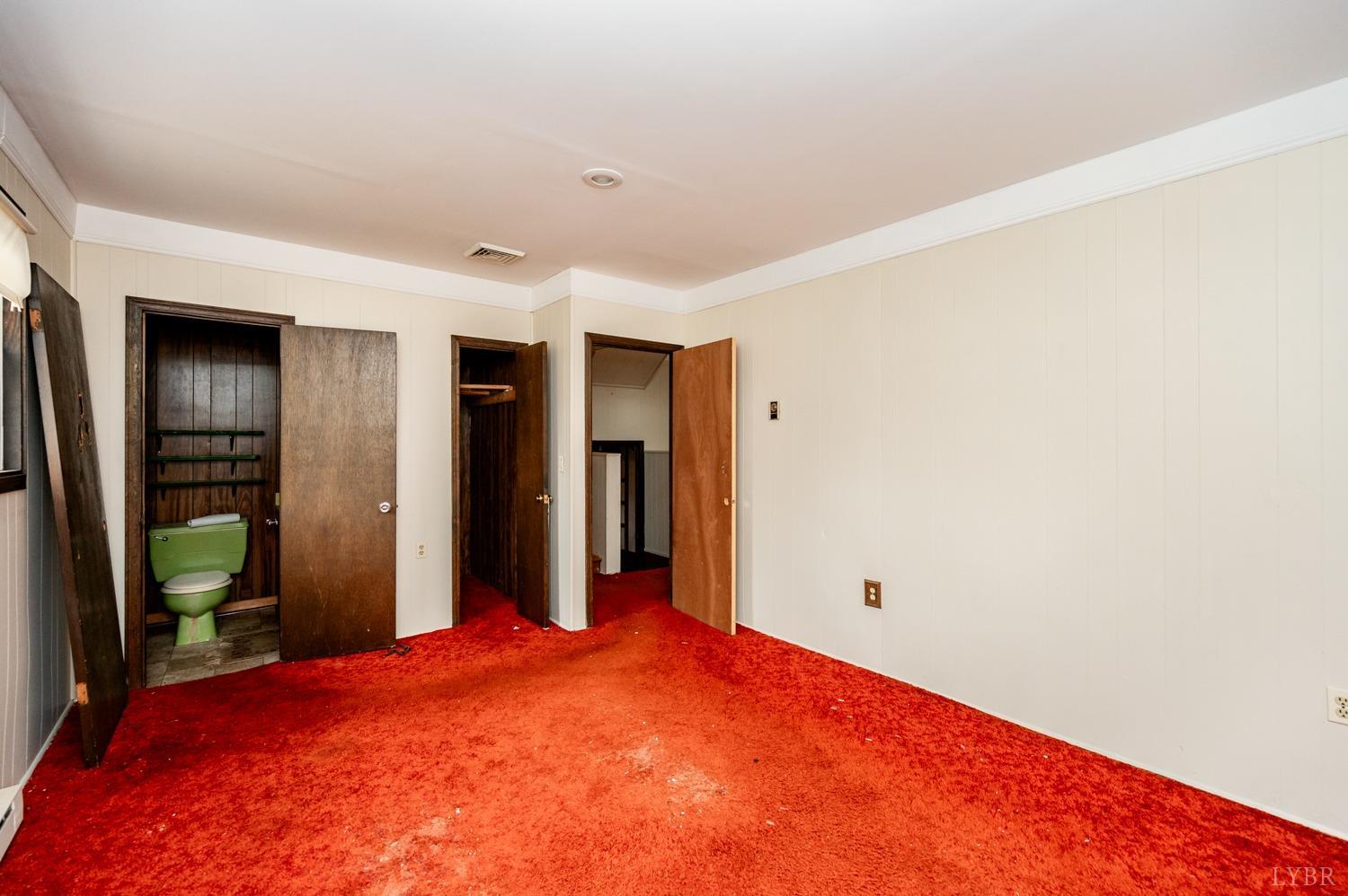 182 Buffalo Ridge Road Amherst, VA 24521 - Photo 21 of 57 a view of a room with closet area