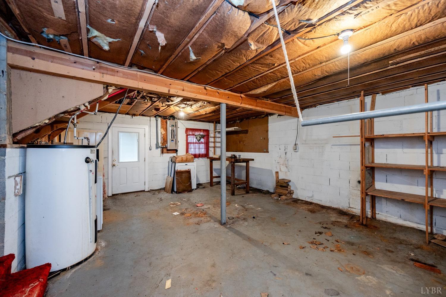 182 Buffalo Ridge Road Amherst, VA 24521 - Photo 24 of 57 a view of a garage room