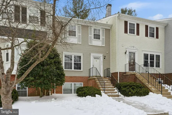 $450,000 | 6036 Old Landing Way, Unit 29, Burke, VA 22015