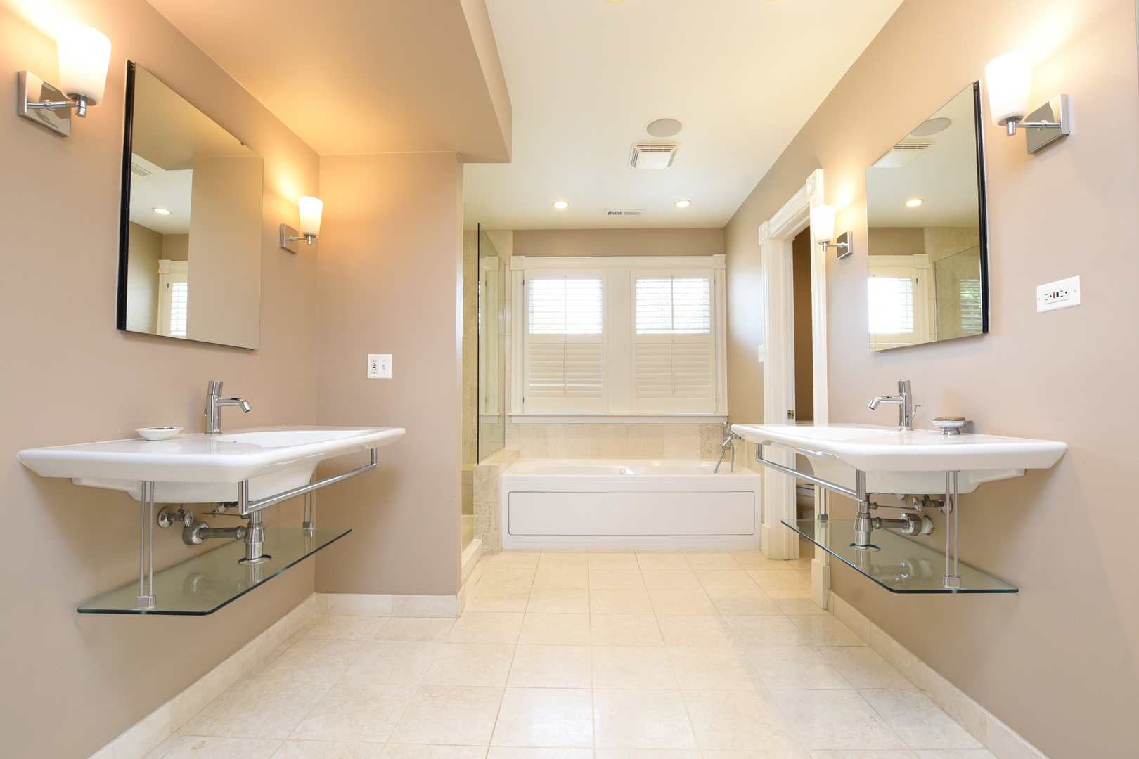 300 North Delaplaine Road Riverside, IL 60546 - Photo 29 of 50 a bathroom with a sink tub and a mirror