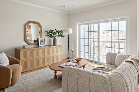 $779,000 | 107 Clocktower Drive, Unit 303, Waltham, MA 02452