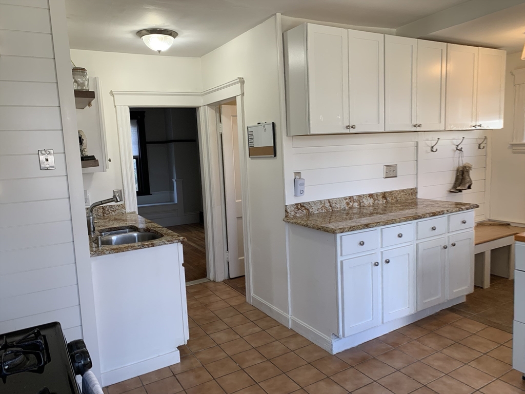 25 Clark Street Worcester, MA 01606 - Photo 8 of 41