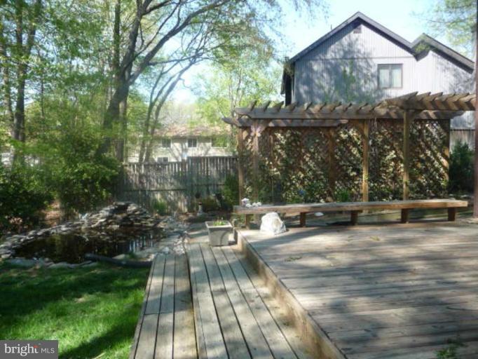 5956 Hall Street Springfield, VA 22152 - Photo 3 of 25 Deck
