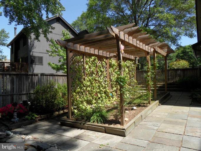 5956 Hall Street Springfield, VA 22152 - Photo 25 of 25 ARBOR