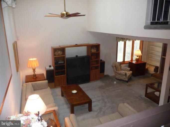 5956 Hall Street Springfield, VA 22152 - Photo 9 of 25 Living Room