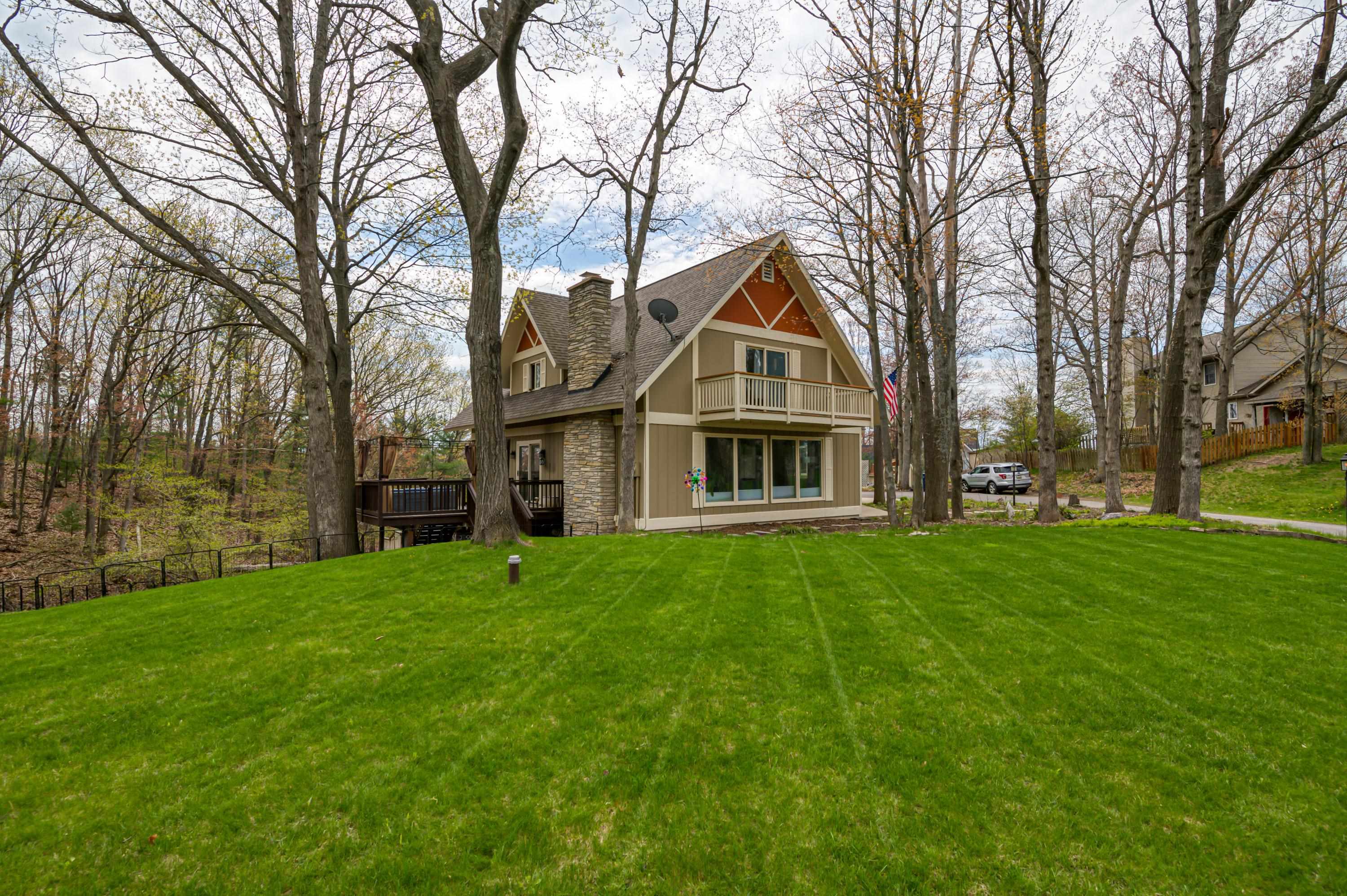 2885 Holiday Pines Road Traverse City, MI 49686 - Photo 2 of 56 1909940-1.JPG