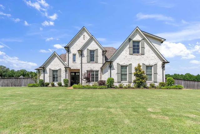 $642,901 | 615 Glenshee Drive, Rossville, TN 38066