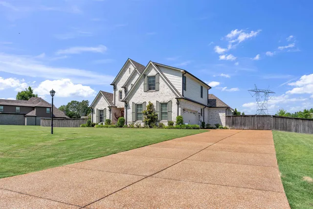 $642,901 | 615 Glenshee Drive, Rossville, TN 38066