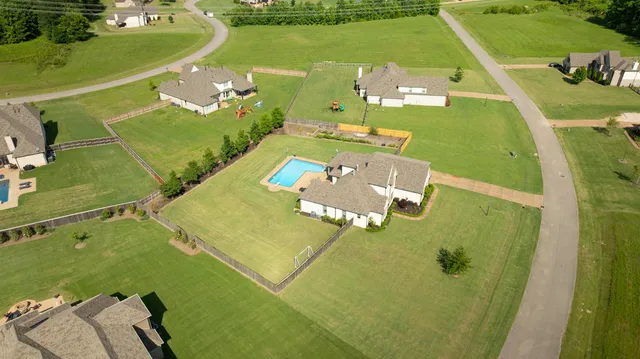 $642,901 | 615 Glenshee Drive, Rossville, TN 38066