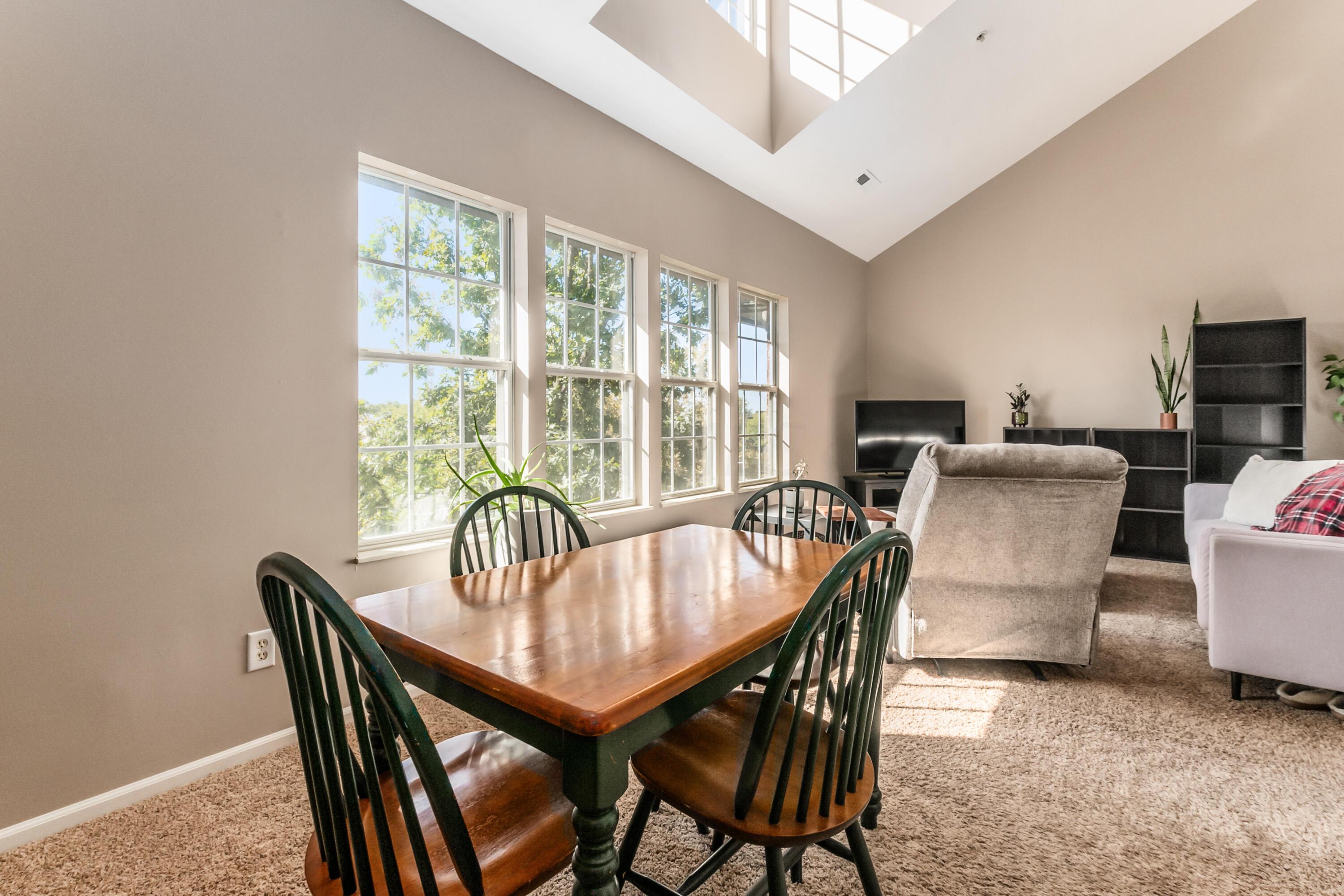 6142 Inishmore Lane Dublin, OH 43017 - Photo 10 of 22 Eating Space 6142 Inishmore Ln