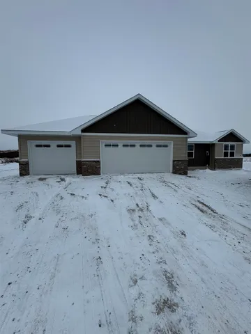 $404,900 | 1235 Putnam Drive, Pulaski, WI 54162