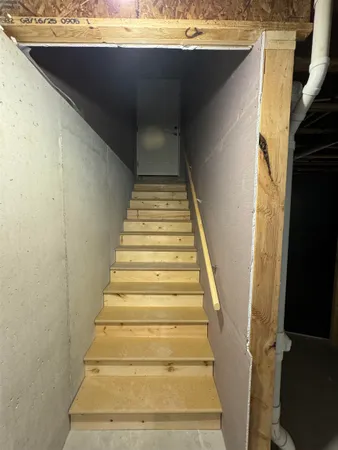 $404,900 | 1235 Putnam Drive, Pulaski, WI 54162