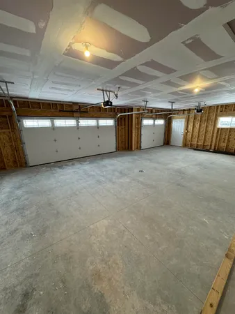 $404,900 | 1235 Putnam Drive, Pulaski, WI 54162