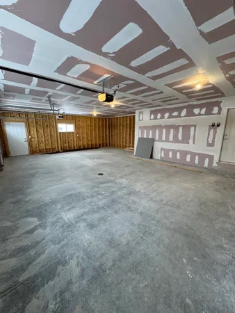 $404,900 | 1235 Putnam Drive, Pulaski, WI 54162