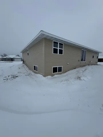 $404,900 | 1235 Putnam Drive, Pulaski, WI 54162