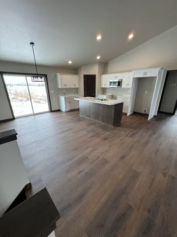 $404,900 | 1235 Putnam Drive, Pulaski, WI 54162