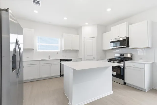 $2,295 | 1404 Roaming Oak Bend, Georgetown, TX 78628