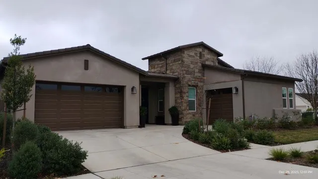 $300,000 | 965 Beaver Pond Loop, Madera, CA 93636