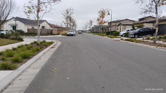 $300,000 | 965 Beaver Pond Loop, Madera, CA 93636