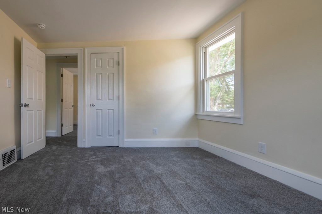 1048 Elbon Road Cleveland, OH 44121 - Photo 14 of 32