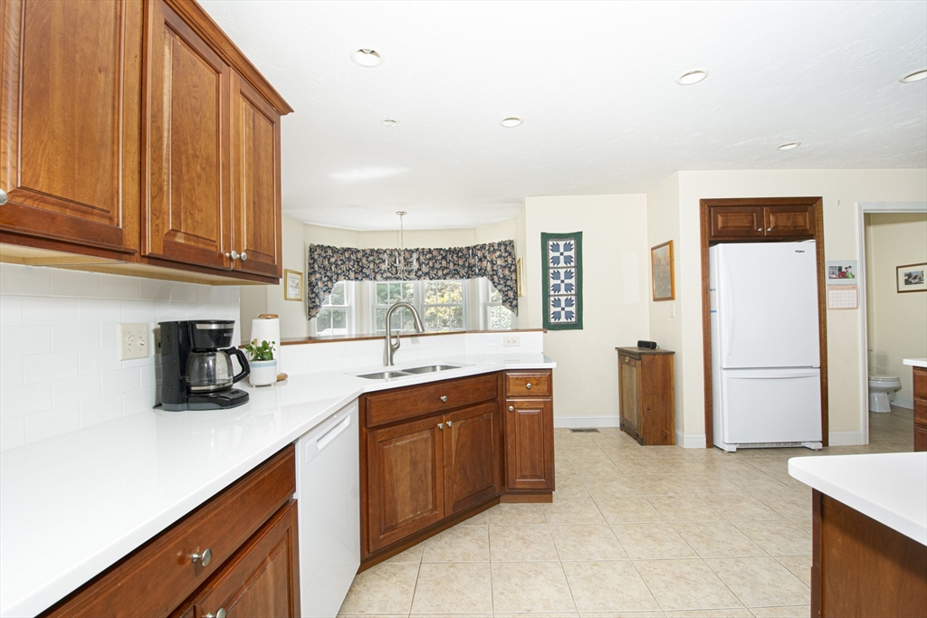 107 Old Schoolhouse Road Oakham, MA 01068 - Photo 10 of 41 Gallery Image 10