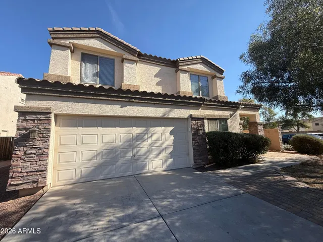 a view of house with a outdoor space