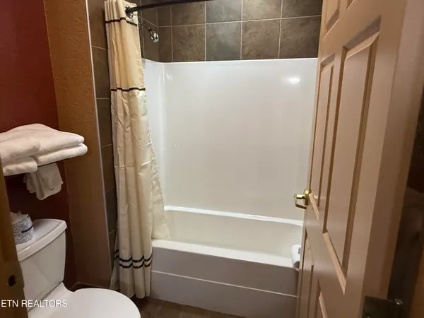 $279,000 | 1424 Old Knoxville Highway, Unit 11001, Sevierville, TN 37876