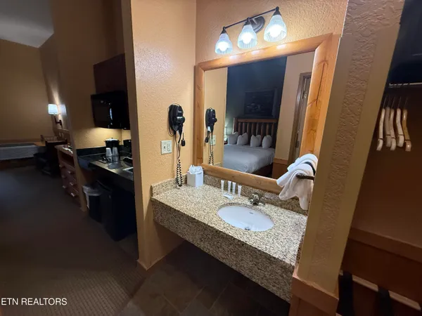 $279,000 | 1424 Old Knoxville Highway, Unit 11001, Sevierville, TN 37876