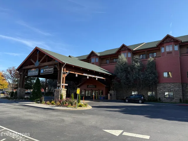 $385,000 | 1424 Old Knoxville Highway, Unit 11001, Sevierville, TN 37876