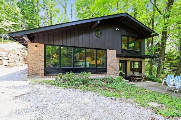 $642,000 | 7310 2h, Nineveh, IN 46164