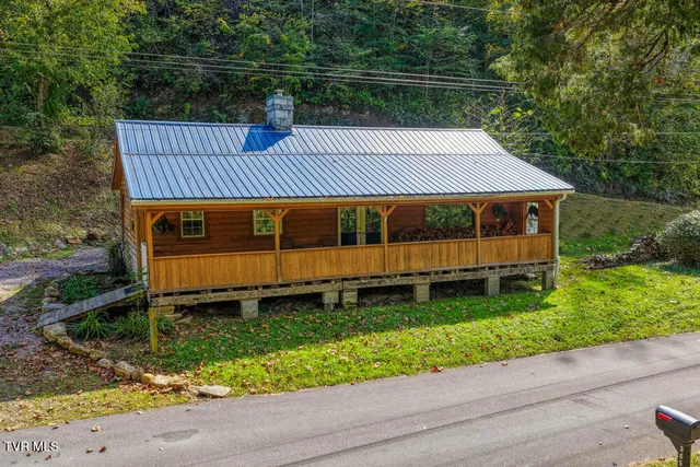 $399,900 | 3652 Horton Ford Road, Eidson, TN 37731