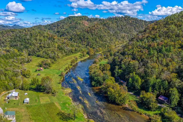 $399,900 | 3652 Horton Ford Road, Eidson, TN 37731