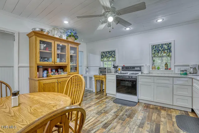 $399,900 | 3652 Horton Ford Road, Eidson, TN 37731