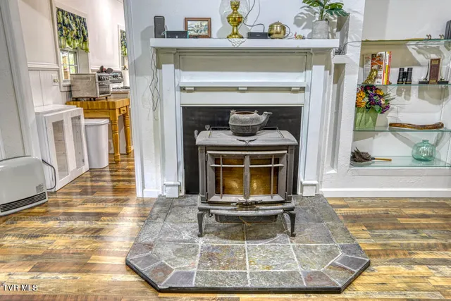 $399,900 | 3652 Horton Ford Road, Eidson, TN 37731