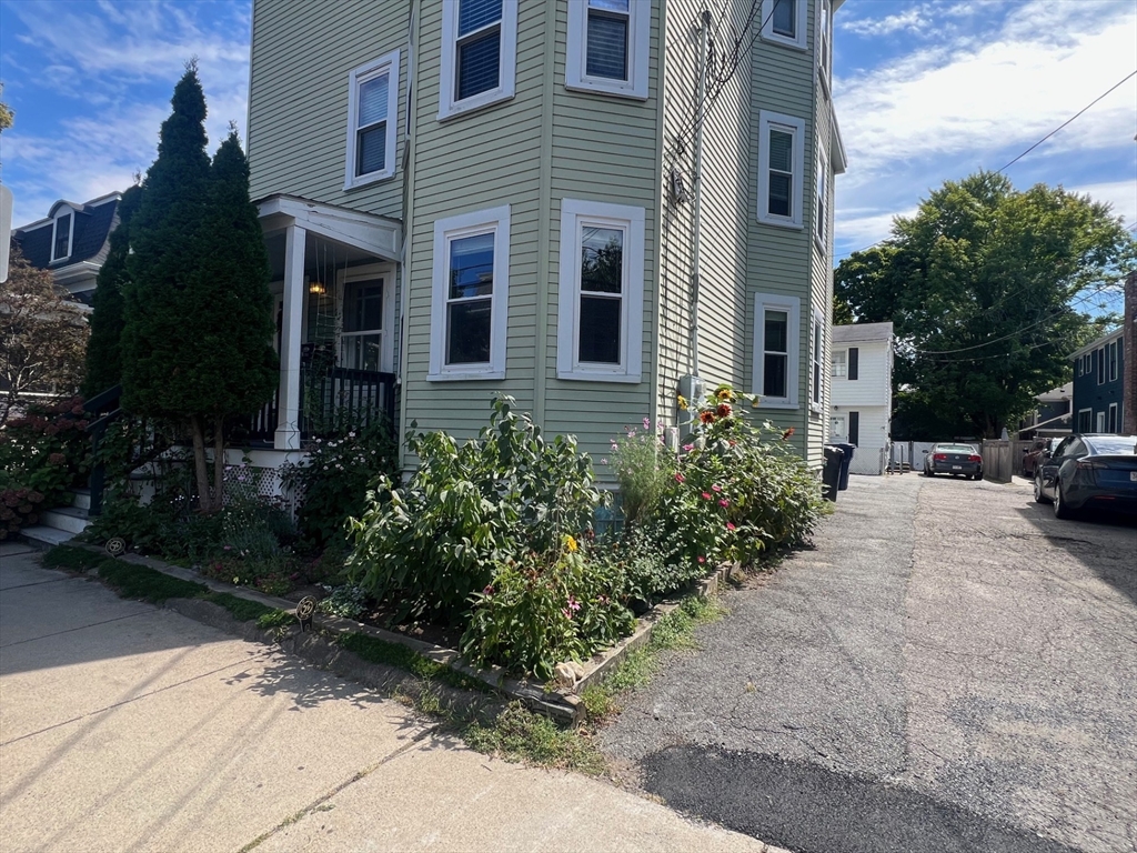 18 Rice Street, Unit 1 Cambridge, MA 02140 - Photo 1 of 18 Gallery Image 1