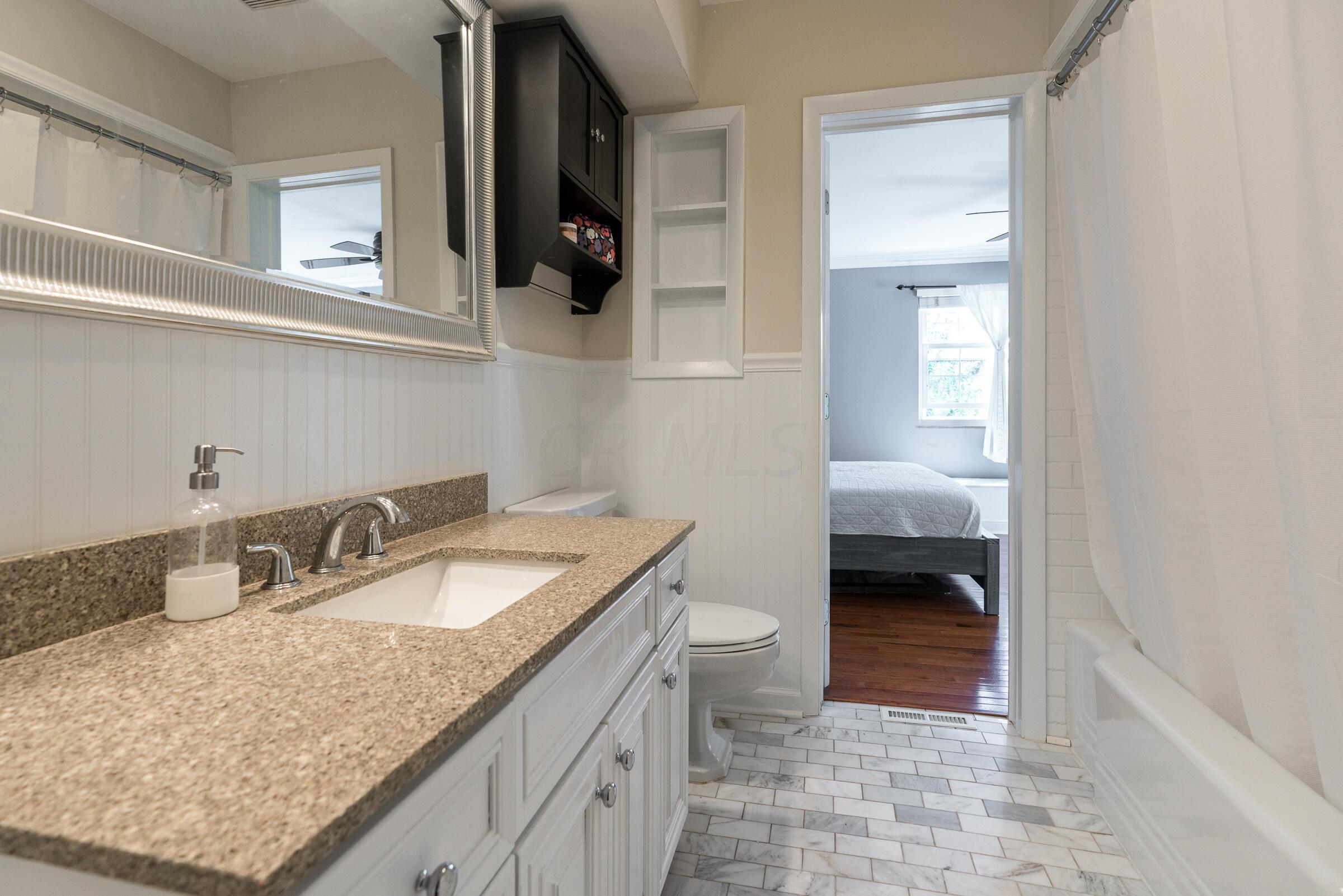 2543 Edgevale Road Columbus, OH 43221 - Photo 18 of 43 2543 Edgevale Rd-30