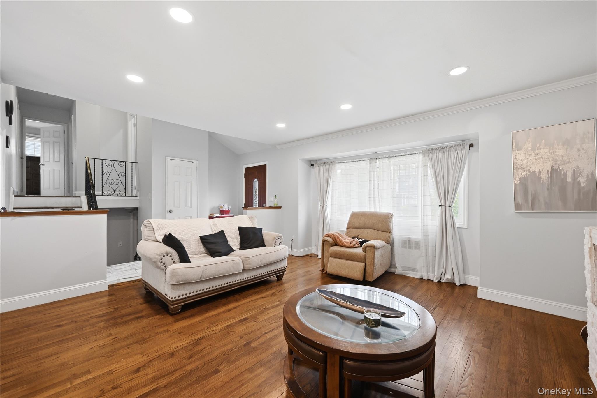 572 Benjamin Road North Babylon, NY 11703 - Photo 20 of 29