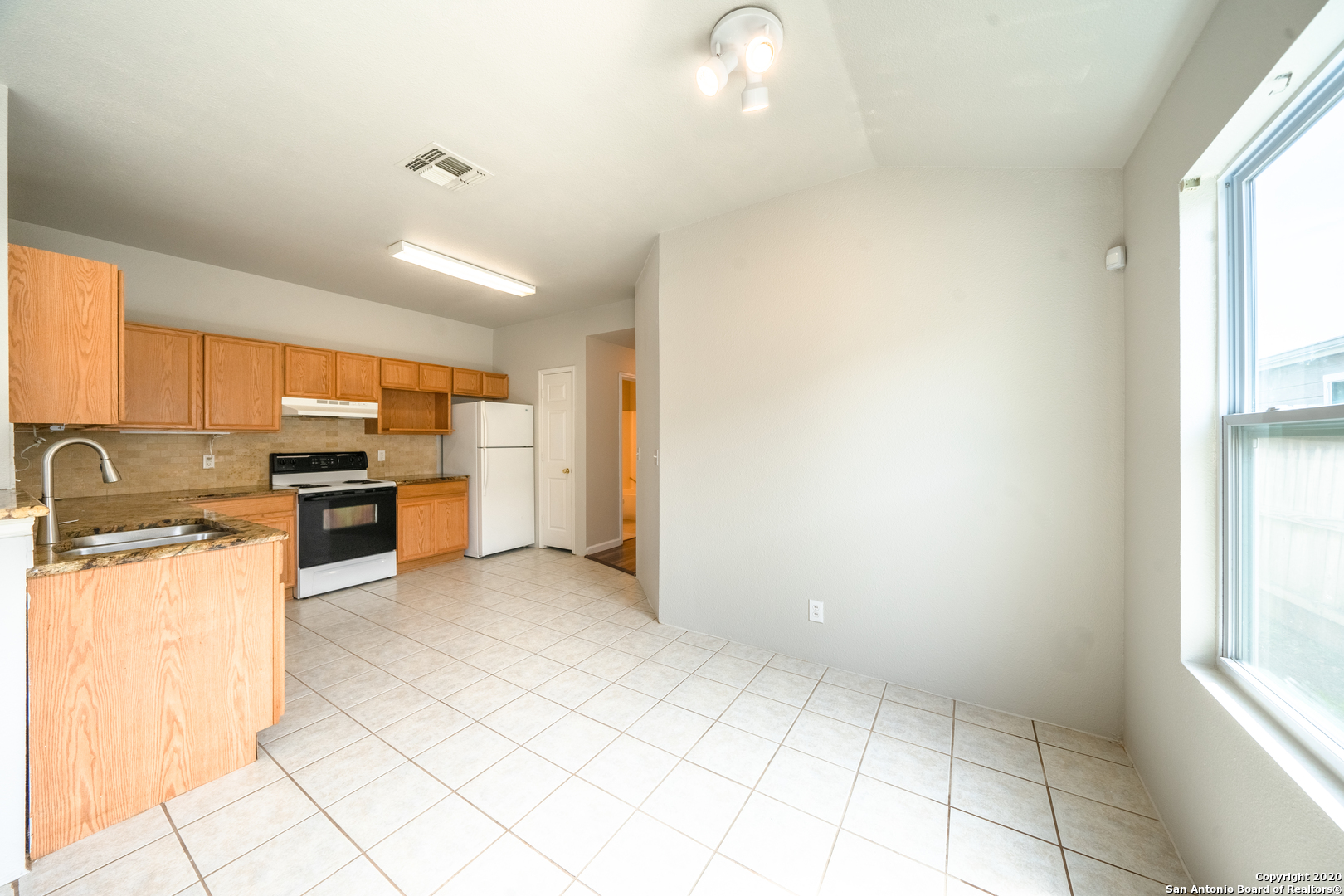 7907 M G Road San Antonio, TX 78251 - Photo 6 of 19