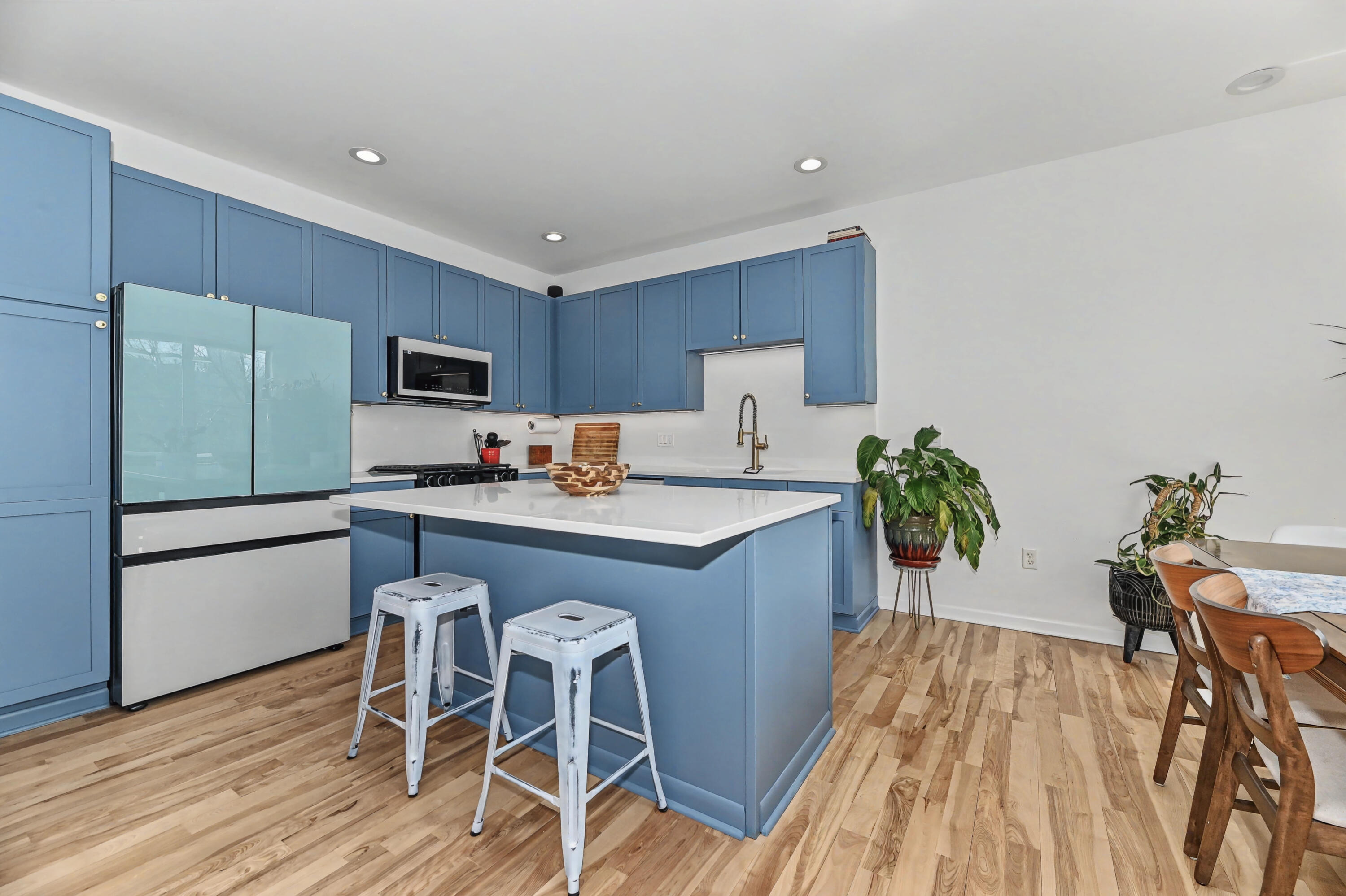 2175 North Riverboat Road Milwaukee, WI 53212 - Photo 21 of 50 Renovated Kitchen